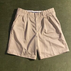 Dockers Men's Tan Shorts